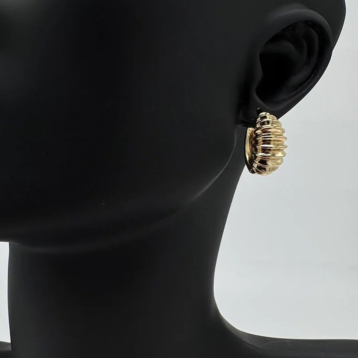 Özel Seri Gold Çizgi Detaylı Halka Küpe  - Gold