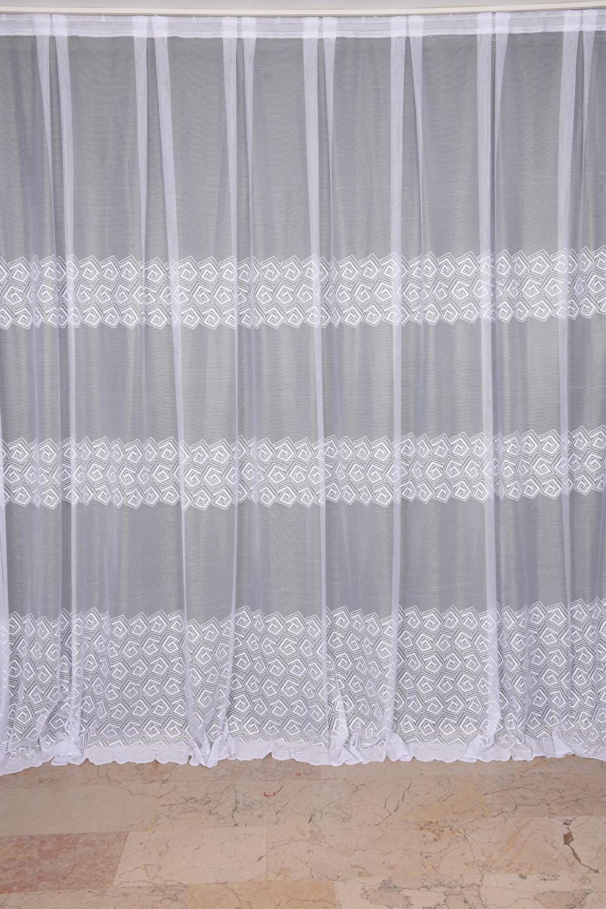 GEOMETRİK BEYAZ Dikilmiş Pileli Fon Perde 300*260 Cm