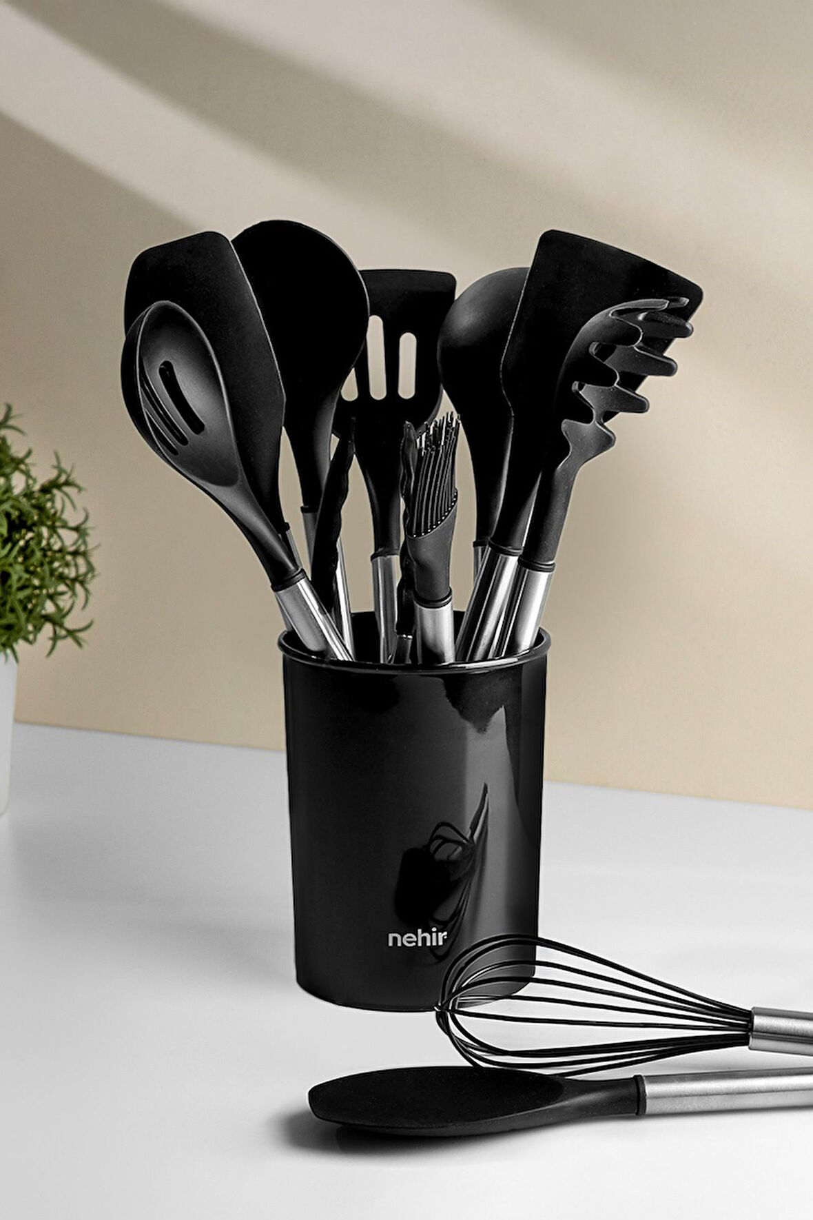 Nehir Raven Siyah Paslanmaz Çelik Silikon 12 Parça Servis Takımı