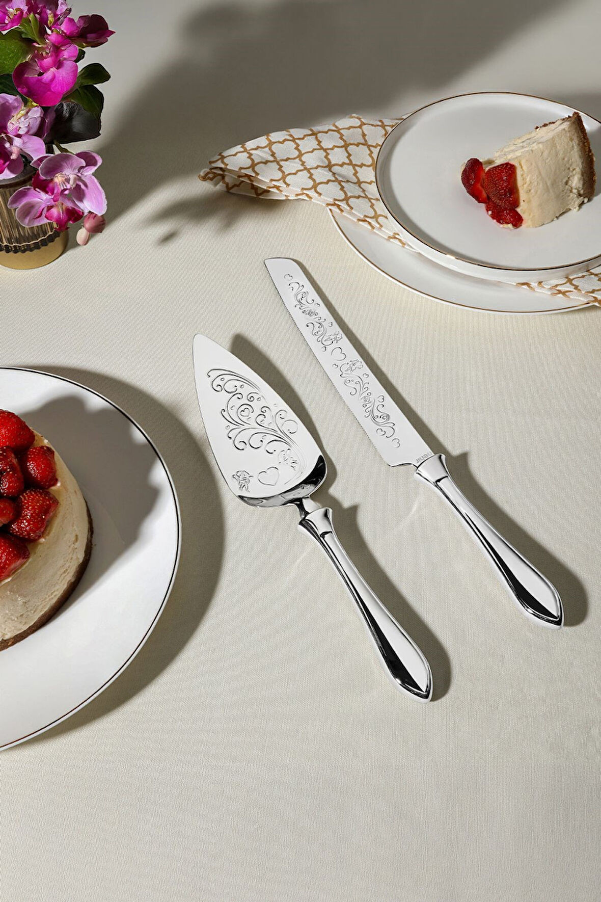 Nehir Defne Sade 2 Parça Paslanmaz Çelik Kek Servis Seti 