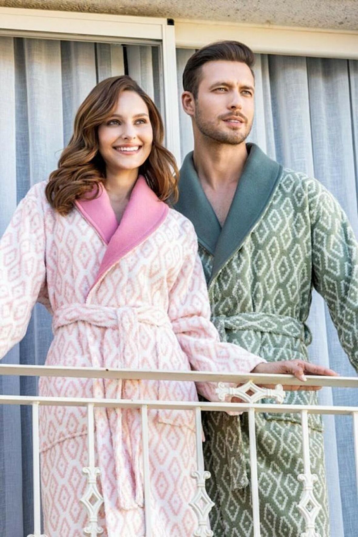 Özdilek Seam Bornoz Aile Seti  Pembe Yeşil