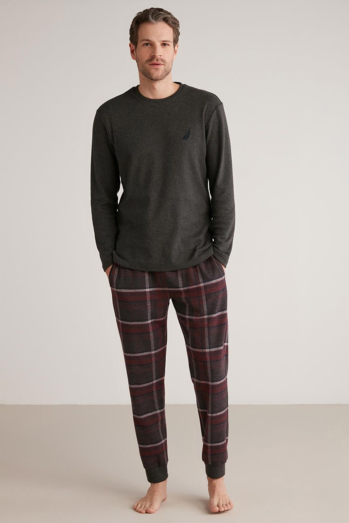 Ekoseli pijama takımı