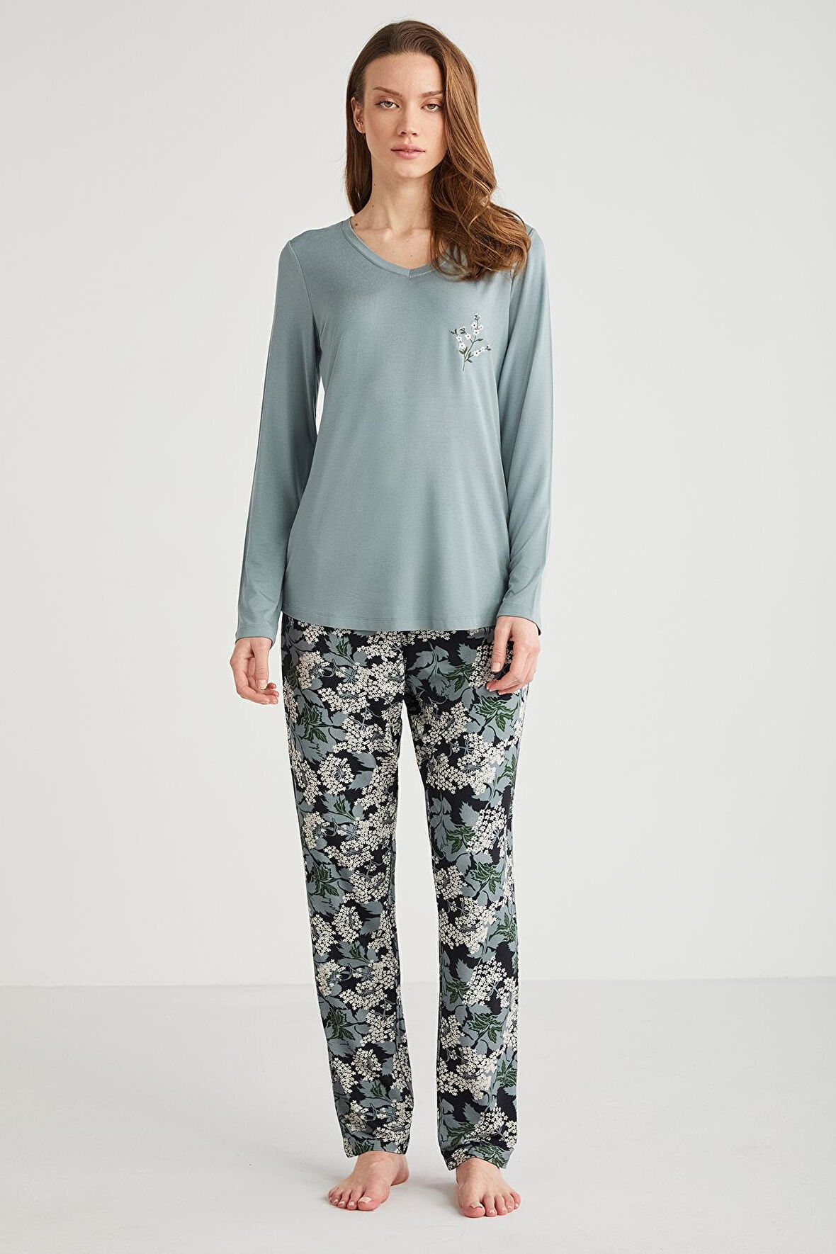 Yumuşak dokulu pijama takımı