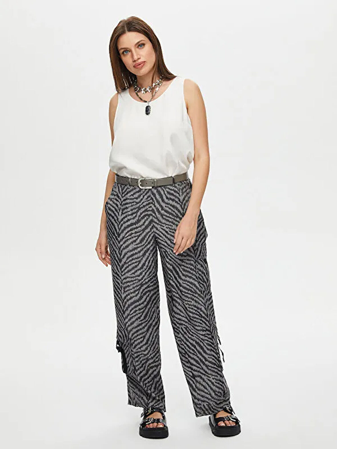 Kendinden Jakarlı Kargo Cep Detaylı Wide Leg Fit Viskon Pantolon S25PNT026