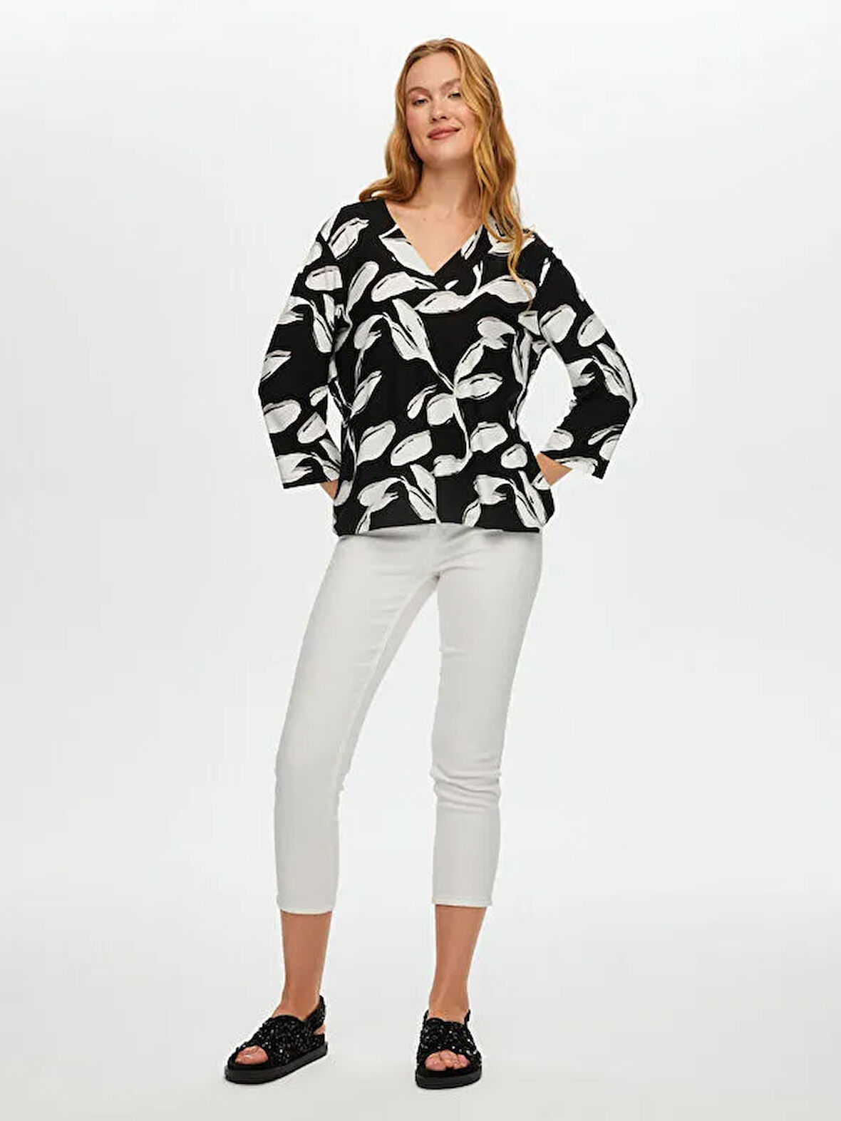 V Yaka Yaprak Desen Örme Bluz S25BLZ041