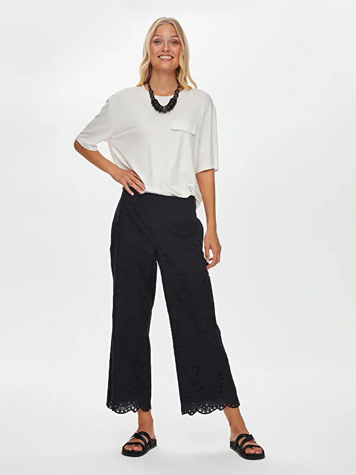 Resort Brode Nakış İşli Yanı Yırtmaçlı Wide Leg Fit Caprii S25CPR017