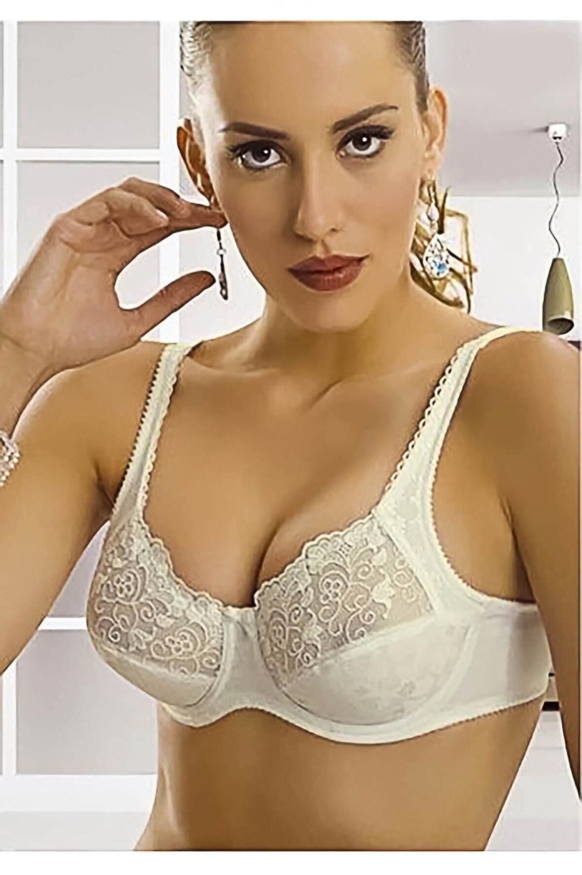 Bella Donna Dantelli Toparlayıcı Minimizer Sütyen