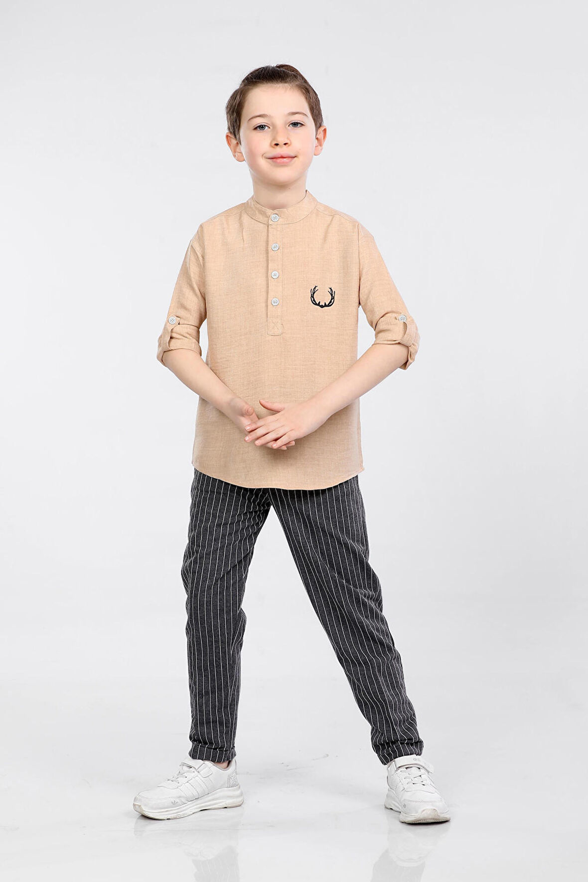 Mornio Erkek Çocuk Üç Düğme Hakim Yaka Gömlek ve Pantolon 2 li Takım VF24KMR5108990