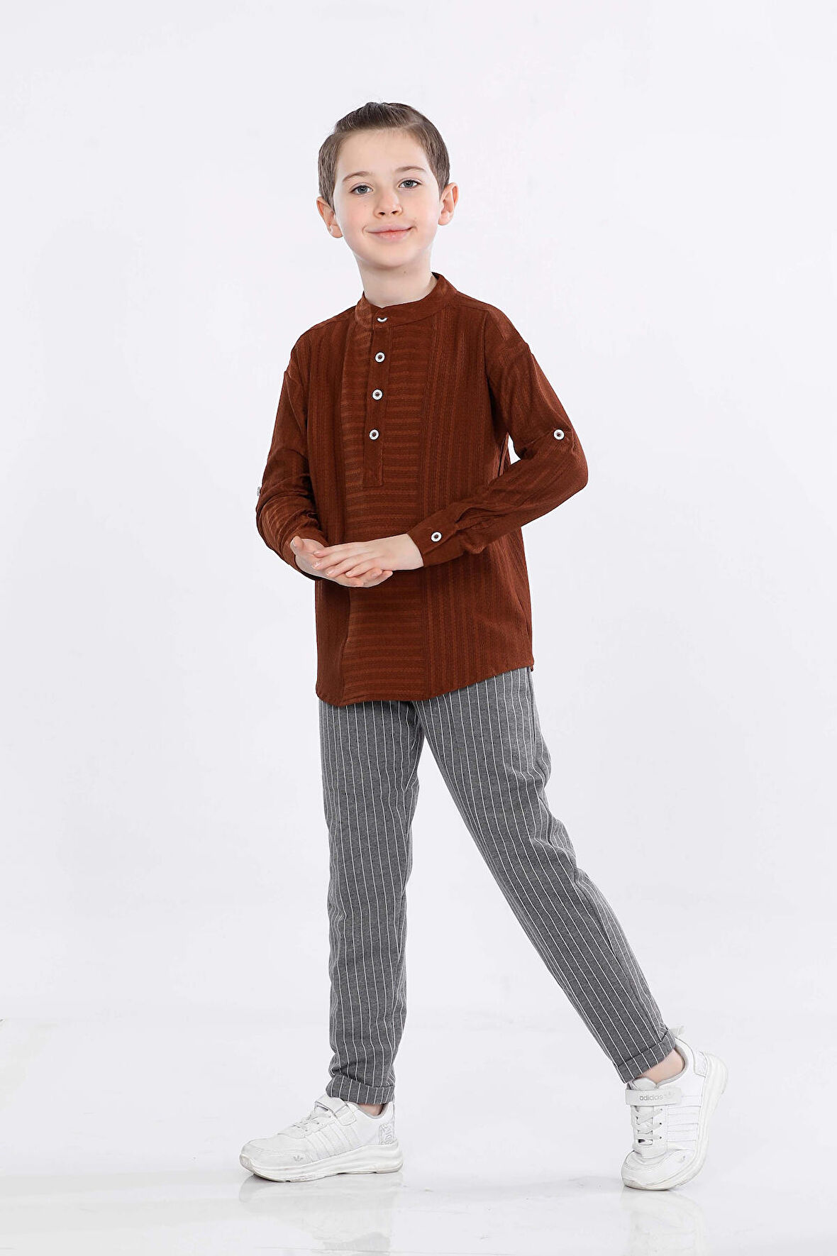 Mornio Erkek Çocuk Üç Düğme Hakim Yaka Gömlek ve Pantolon 2 li Takım VF24KMR5109900