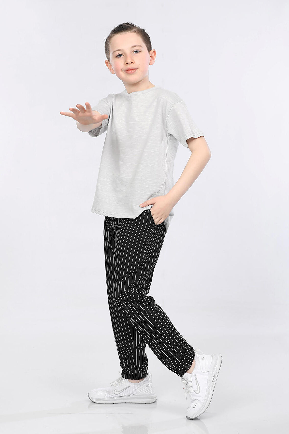 Mornio Erkek Çocuk T-shirt ve Pantolon 2 li Takım VF24KMR5109596