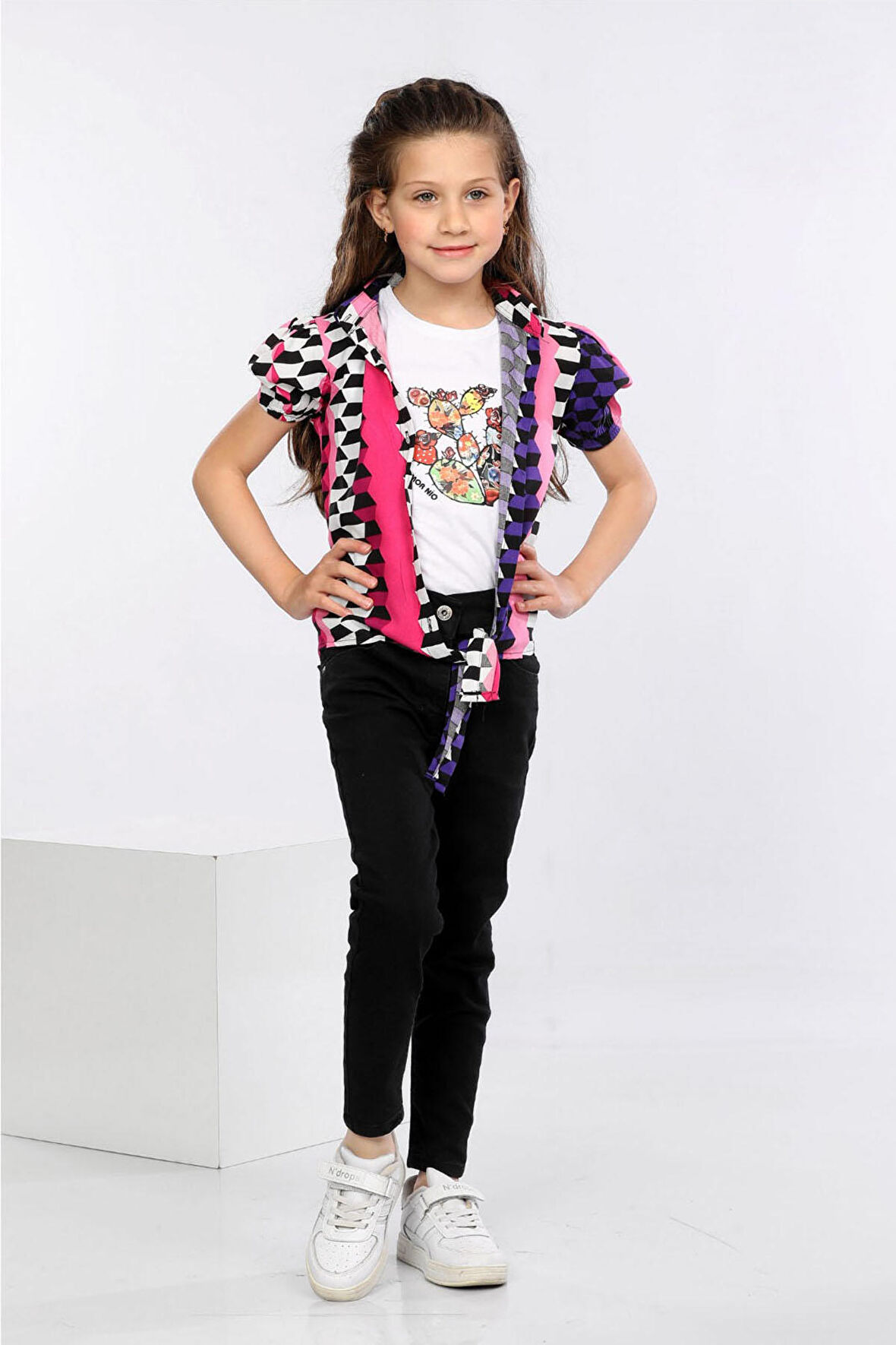 Mornio Geometrik Desen Baskılı Alttan Bağlamalı Renkli Gömlek, Tişört ve Kot Pantolon 3 lü Takım MRN2409