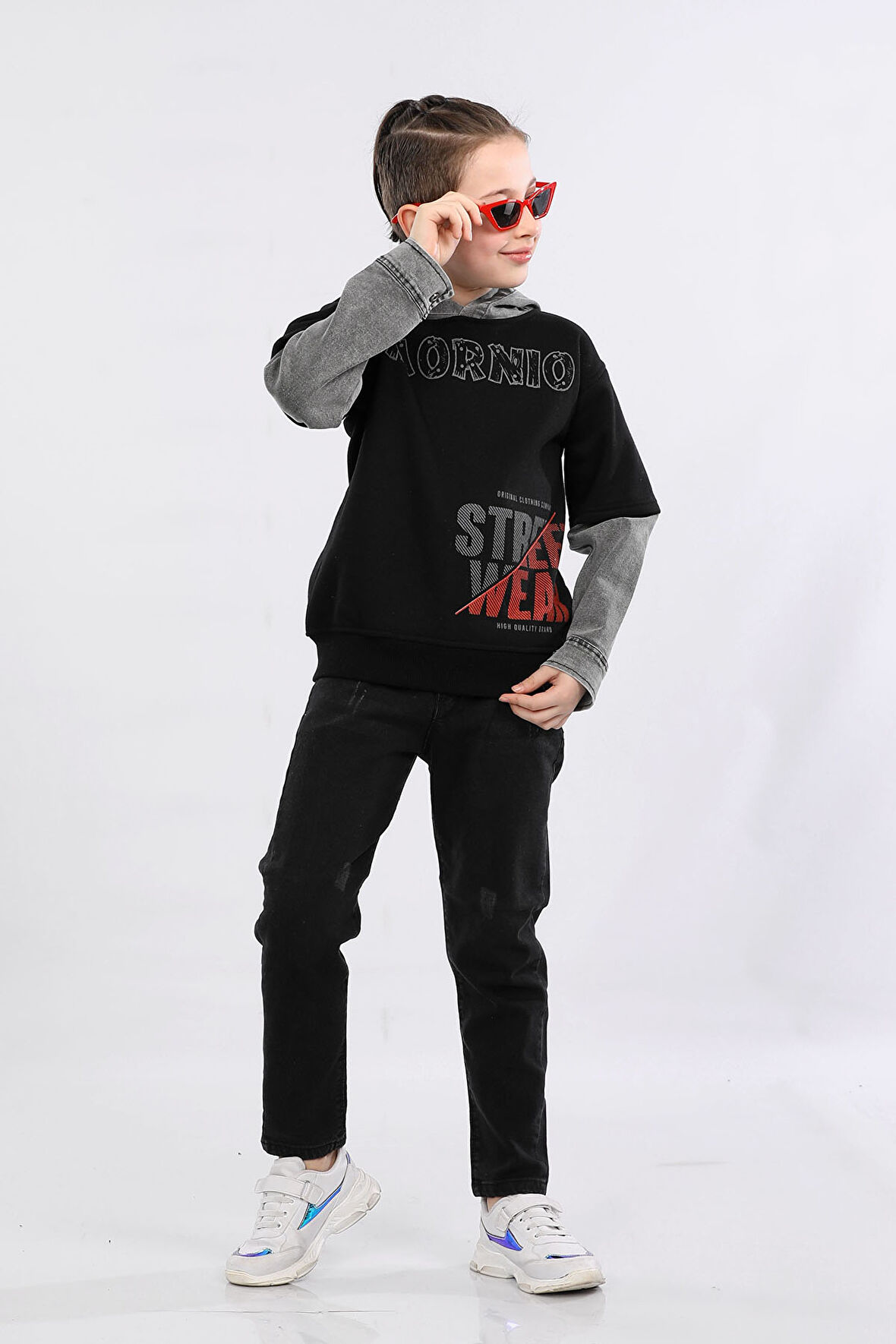 Erkek Çocuk Üç İp Kot Detaylı Şardonlu Kapüşonlu Sweatshirt Siyah MRN7010