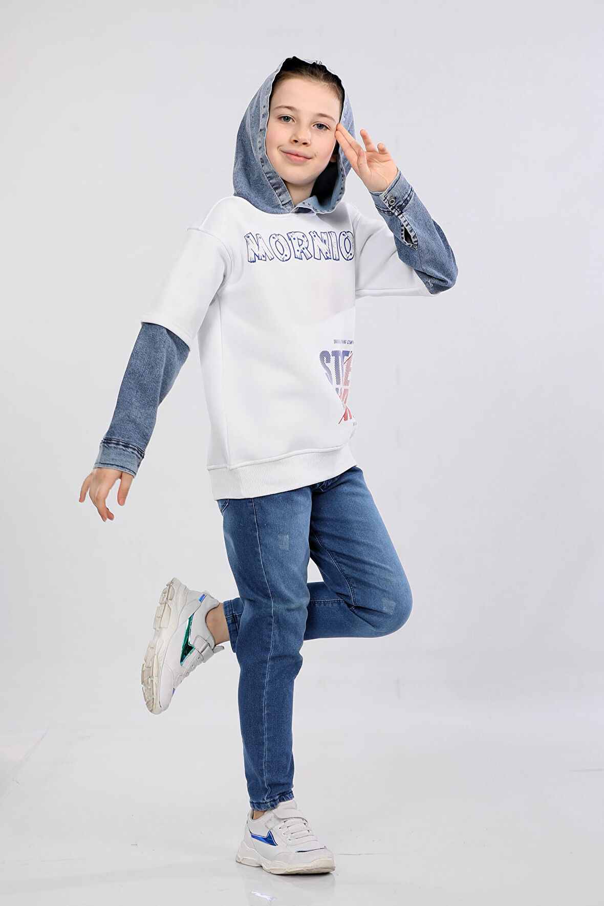 Erkek Çocuk Üç İp Kot Detaylı Şardonlu Kapüşonlu Sweatshirt Beyaz MRN7009