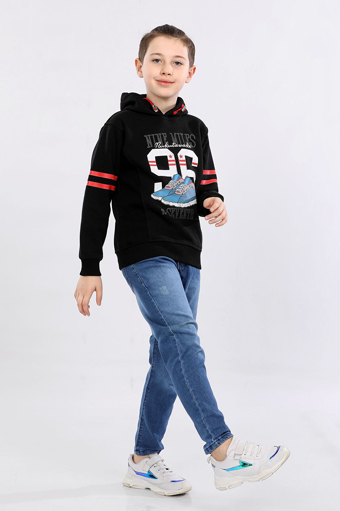 Erkek Çocuk Üç İp İçi Şardonlu Baskılı Kapüşonlu Kışlık Sweatshirt Siyah MRN7015