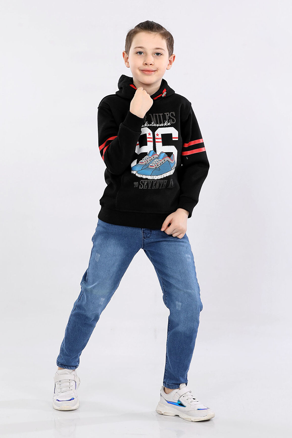 Erkek Çocuk Üç İp İçi Şardonlu Baskılı Kapüşonlu Kışlık Sweatshirt Siyah MRN7016