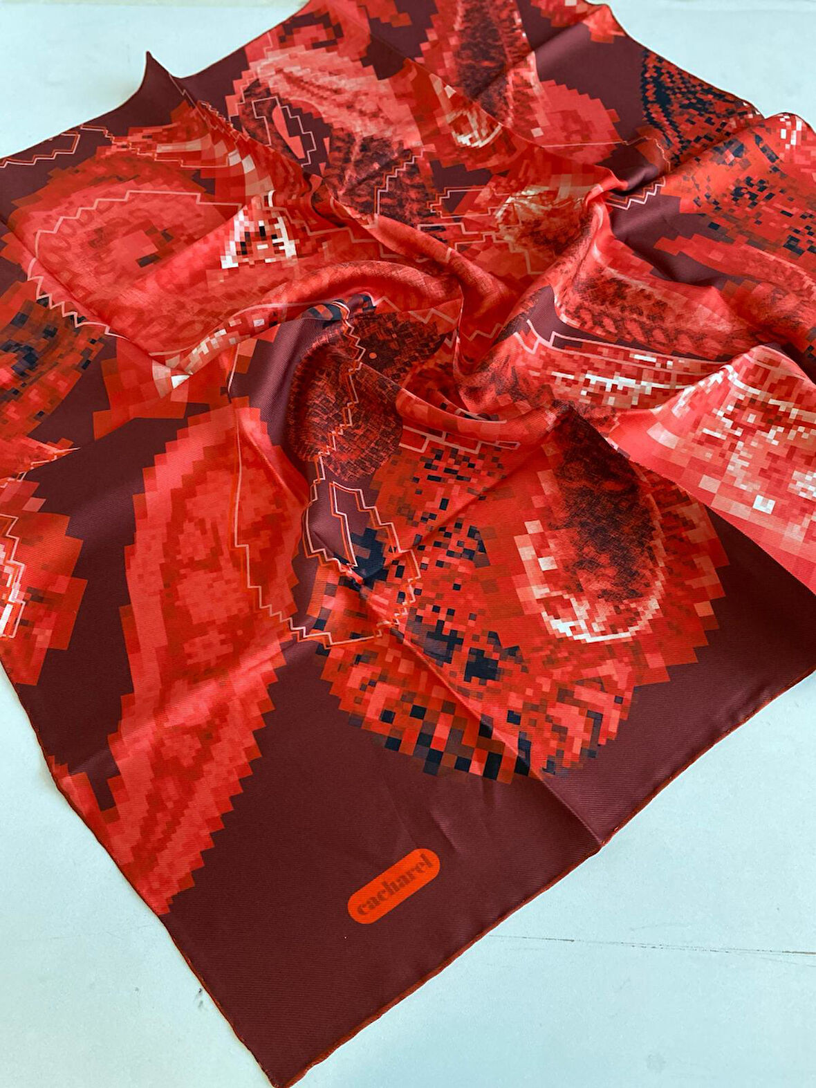 Cacharel Tivil İpek Eşarp 44749 Kırmızı Karışık Desen