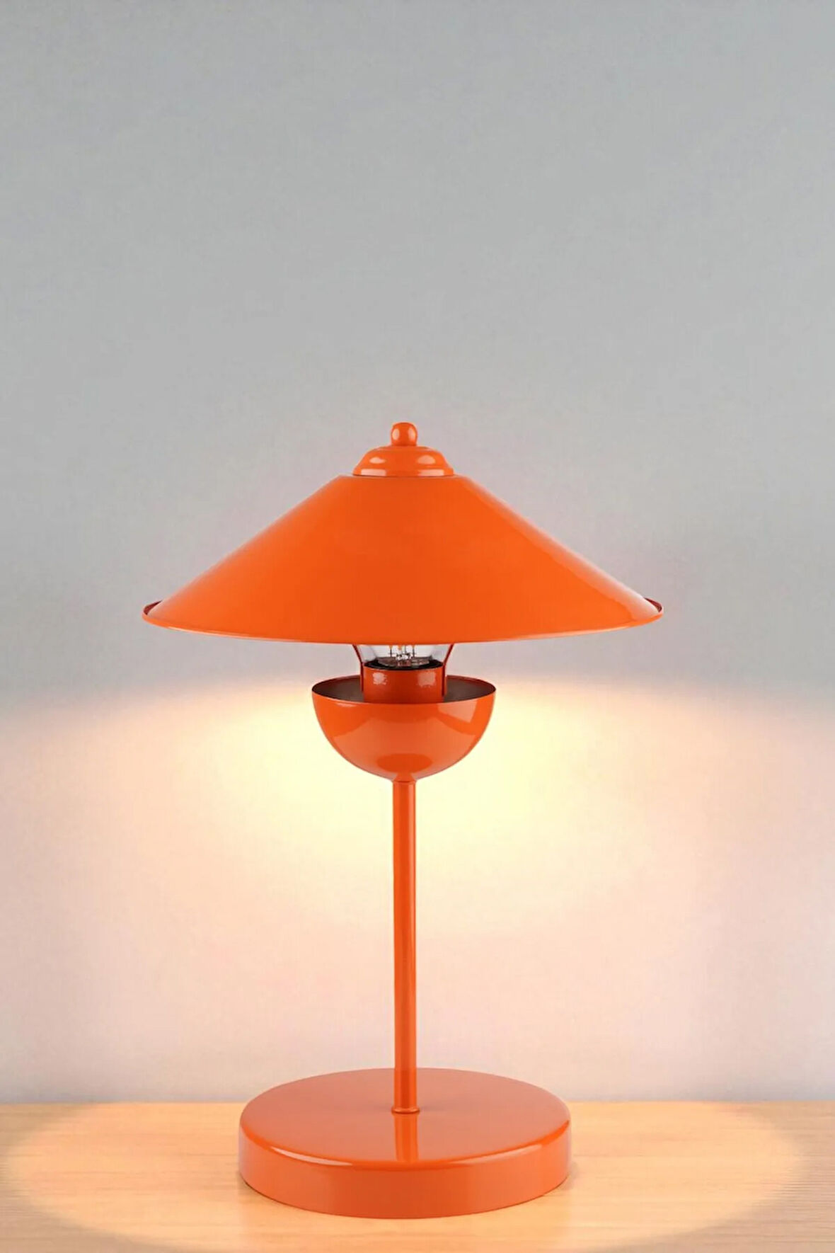 GALE TURUNCU METAL BAŞLIKLI MASA LAMBASI