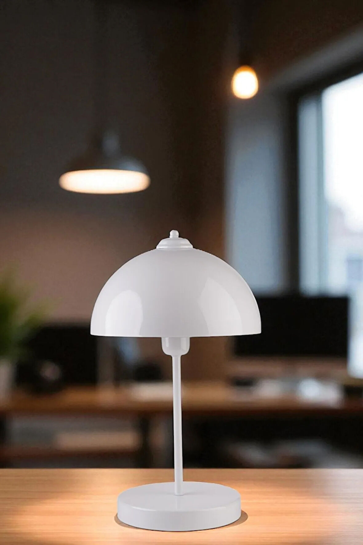 YENİ LUNGO BEYAZ MASA LAMBASI