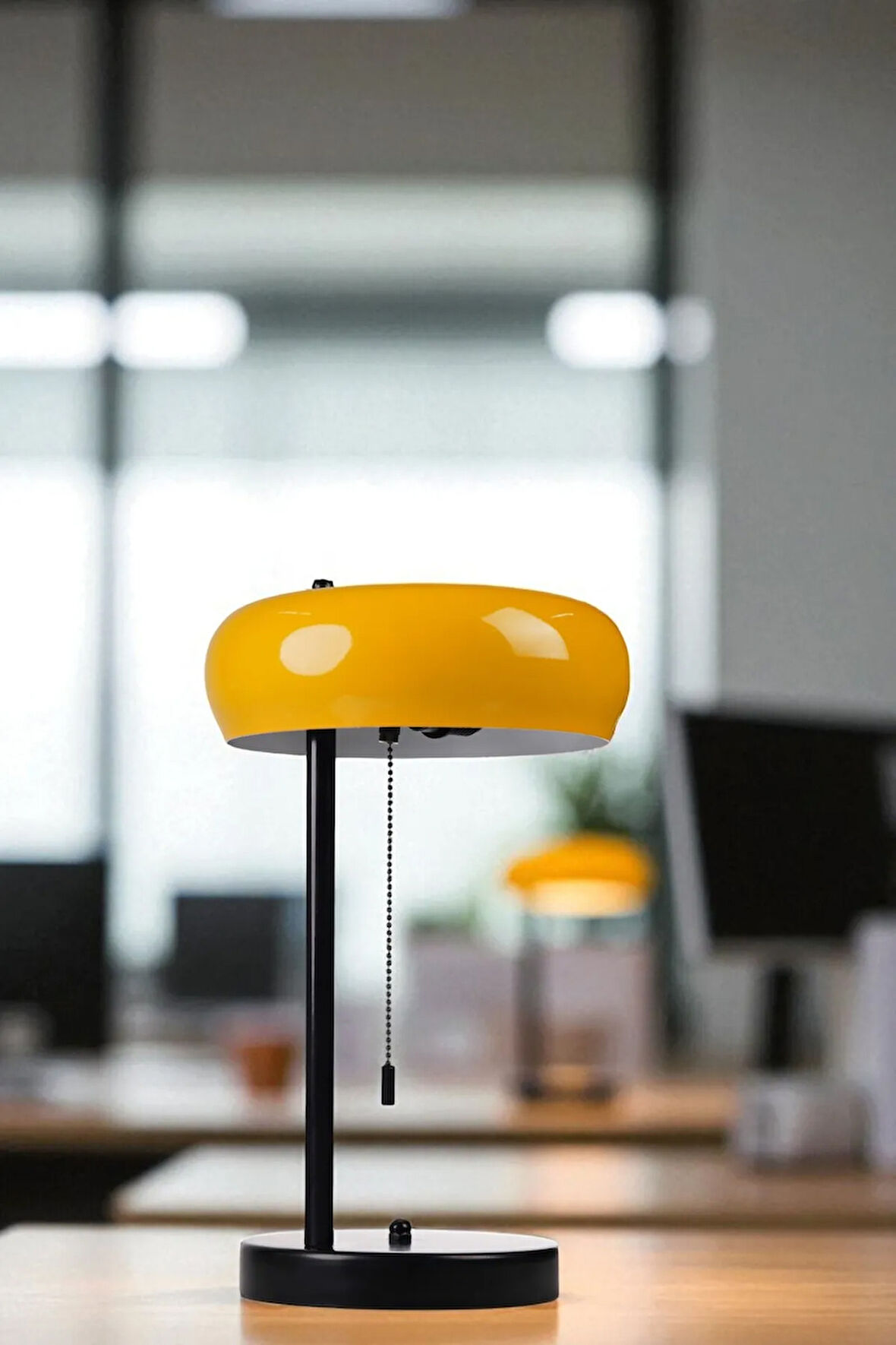 SMİTH SİYAH SARI BAŞLIKLI MASA LAMBASI