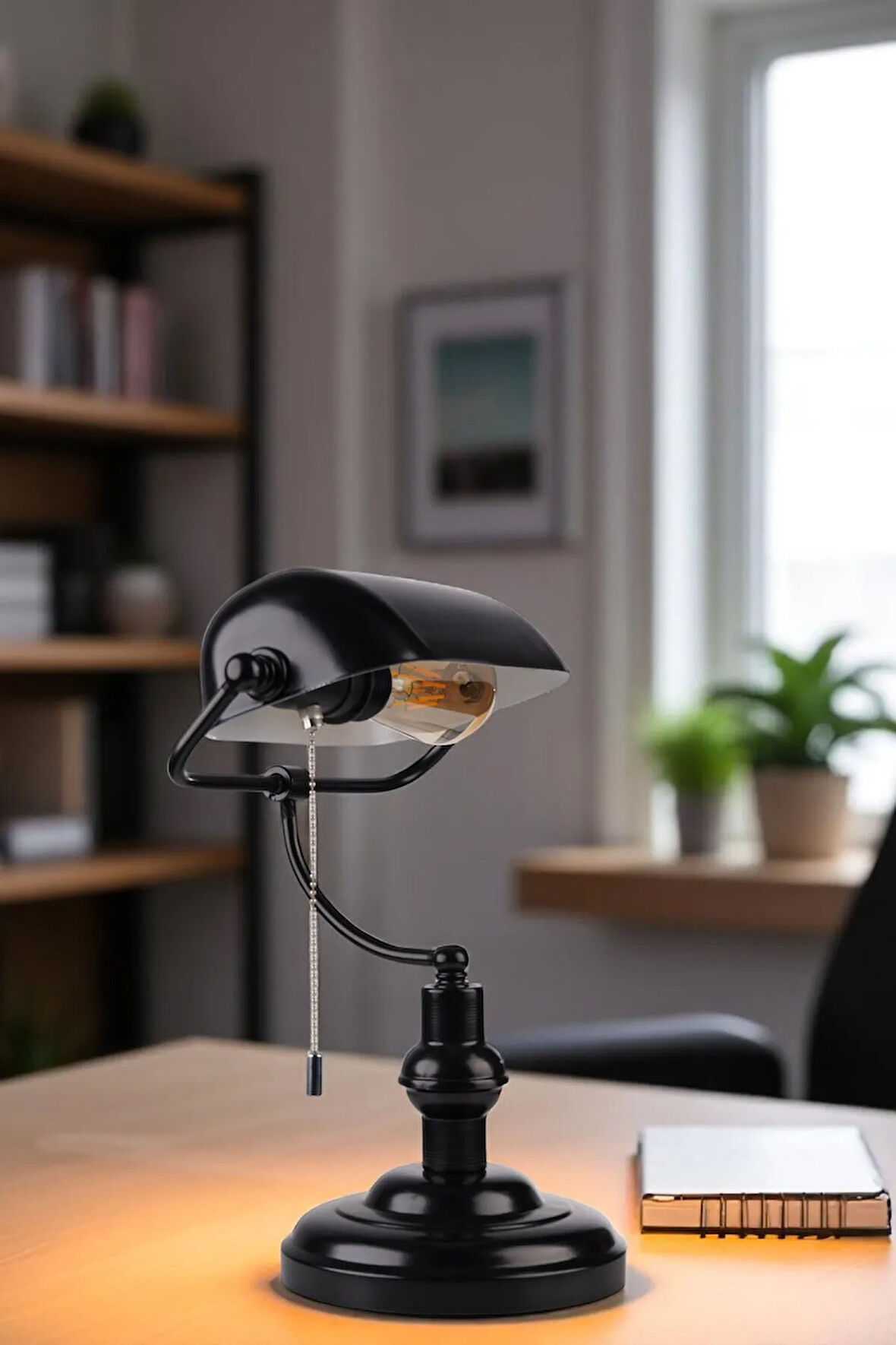 BANKER SİYAH MASA LAMBASI