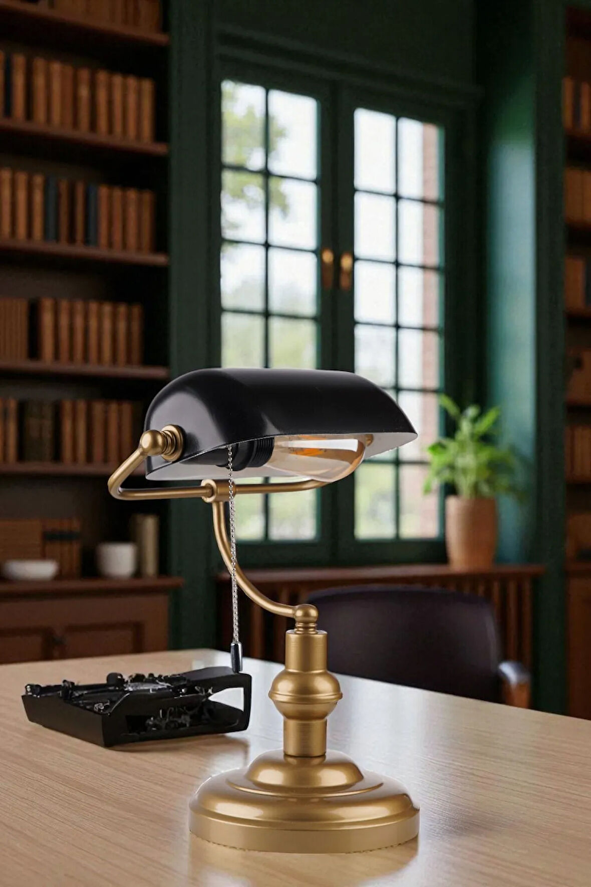 BANKER ESKİTME-SİYAH MASA LAMBASI