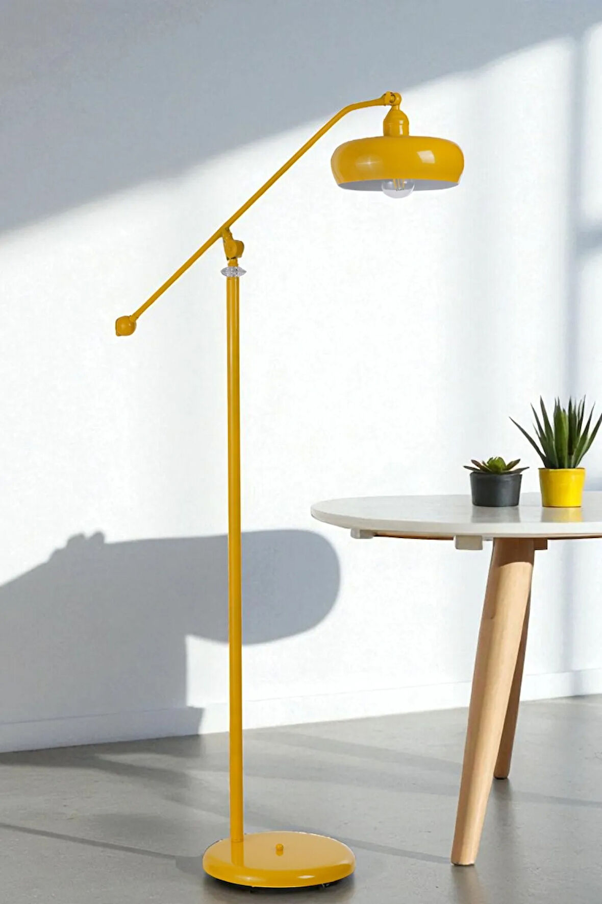 MOKA SARI LAMBADER SMİTH BAŞLIKLI