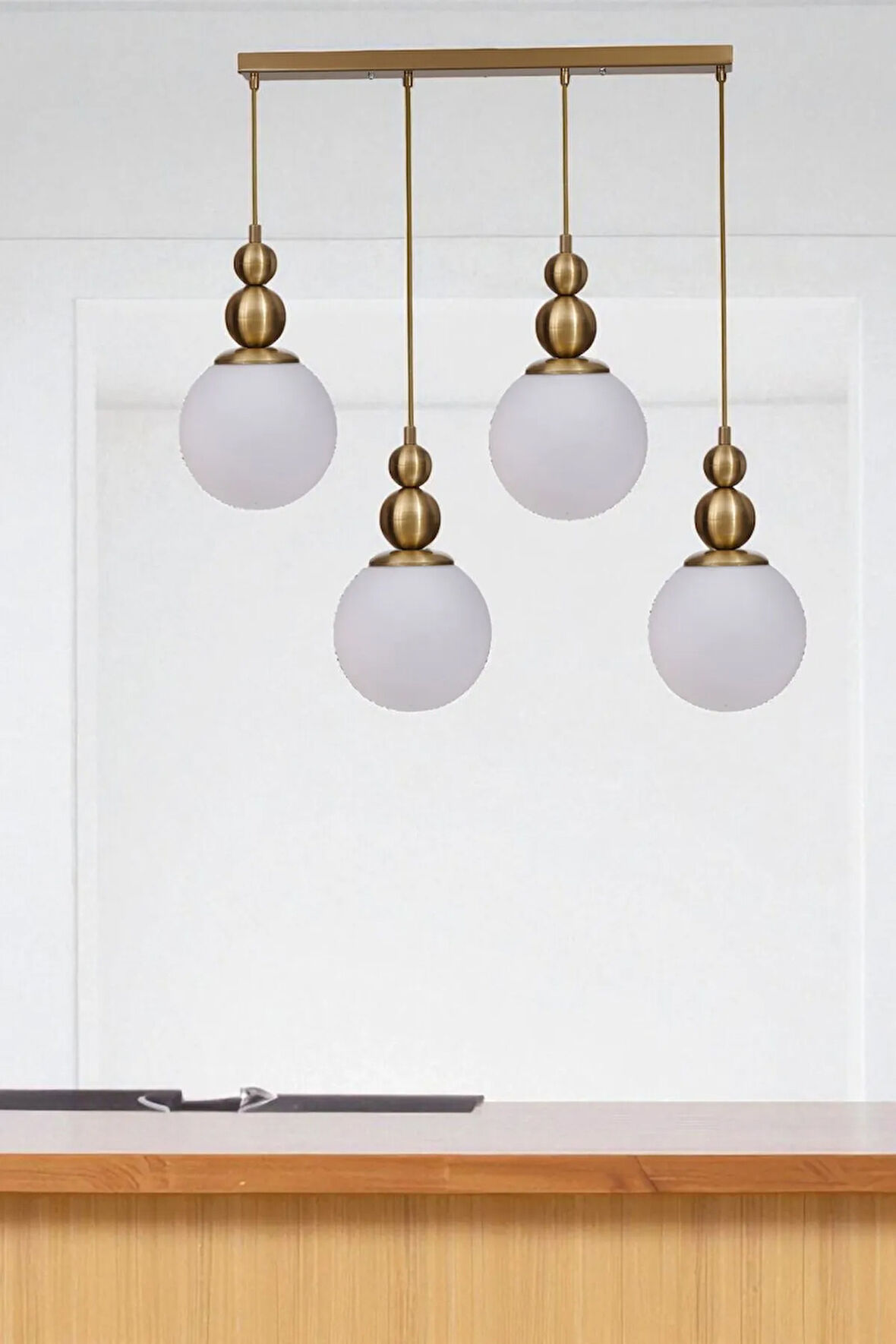 YAREN 4 LÜ SIRALI ESKİTME BEYAZ CAMLI SARKIT