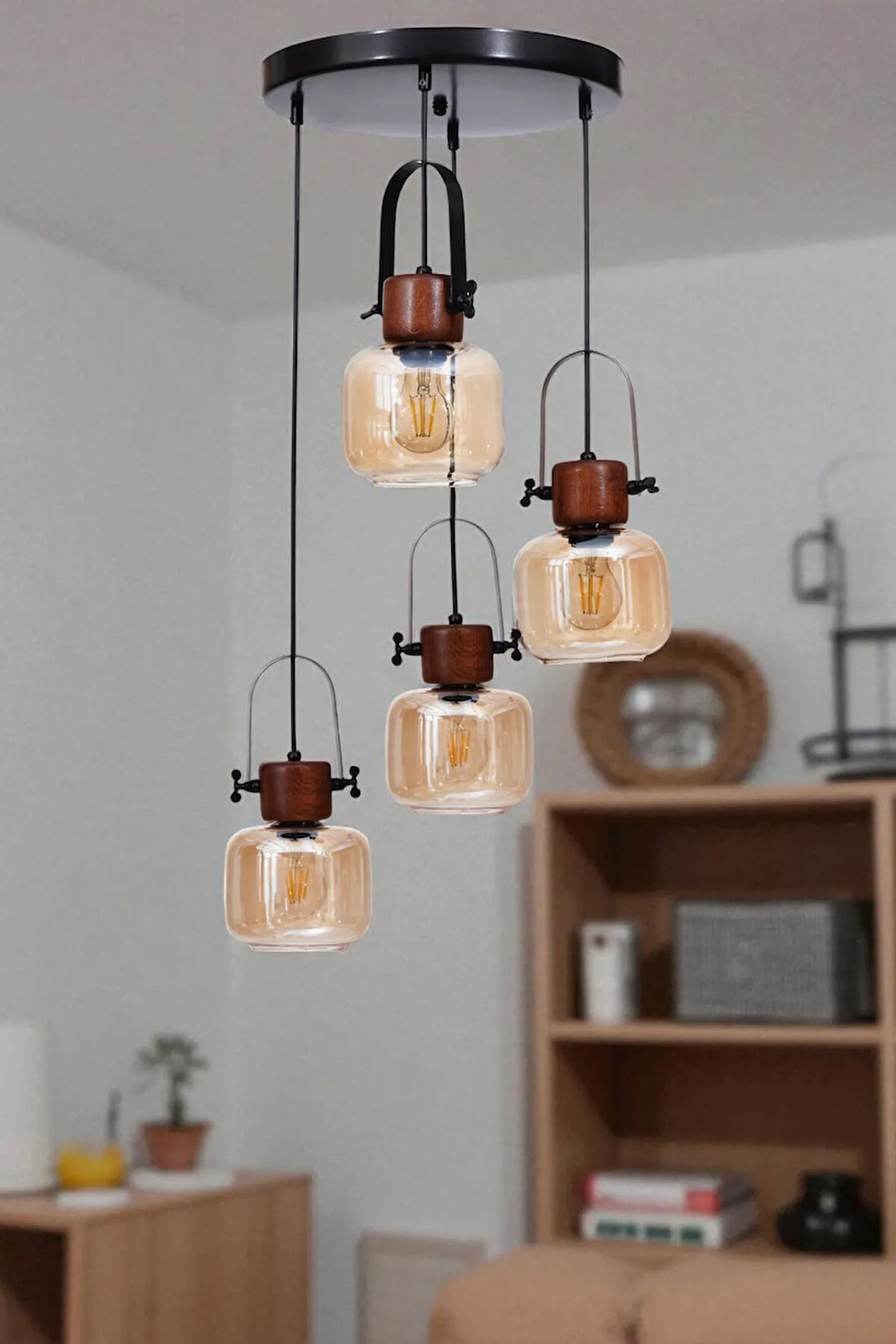 MASAL 4 LÜ TEPSİLİ SİYAH BAL CAMLI SARKIT