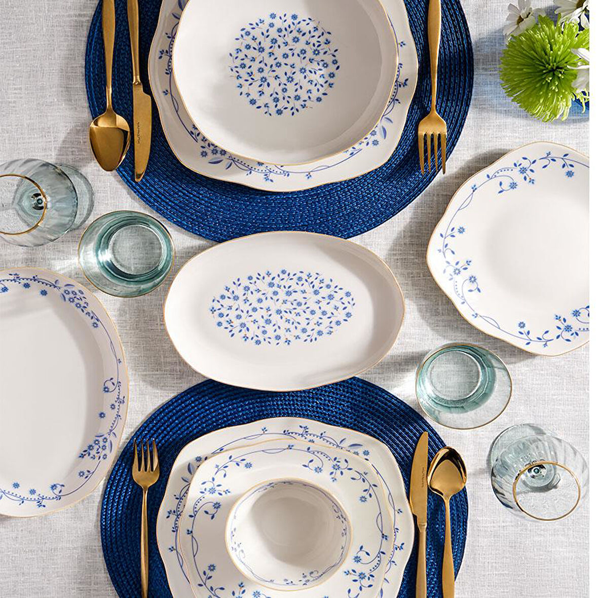 KÜTAHYA PORSELEN BONE VILYA 51 PARÇA YEMEK TAKIMI MAVİ ÇİÇEKLİ