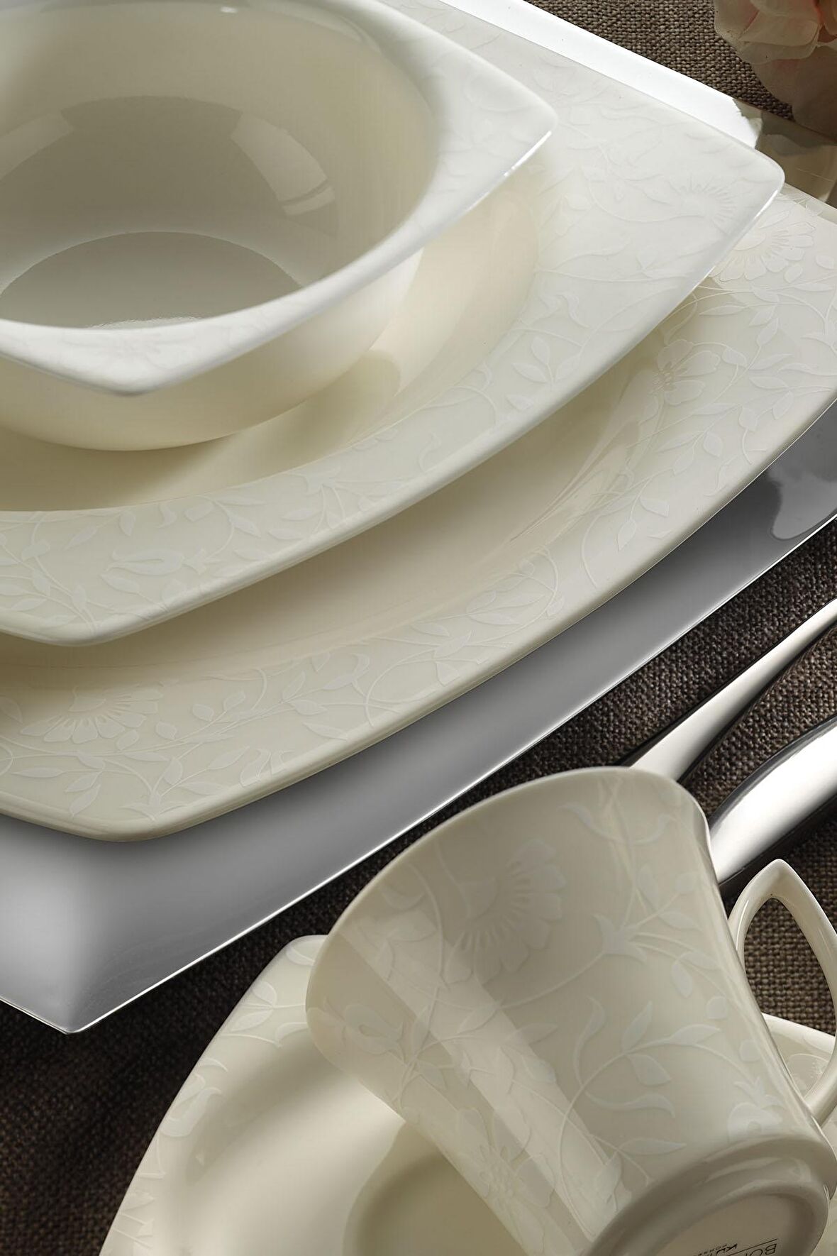 Bone Mare 68 Parça 9849 Desenli Yemek Takımı