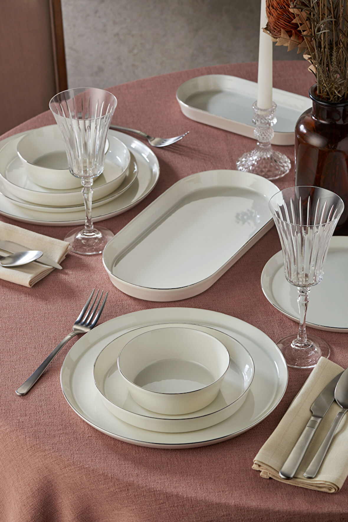 Kütahya Porselen Bone V-Form 26 Parça Yemek Takımı Platin Fileli