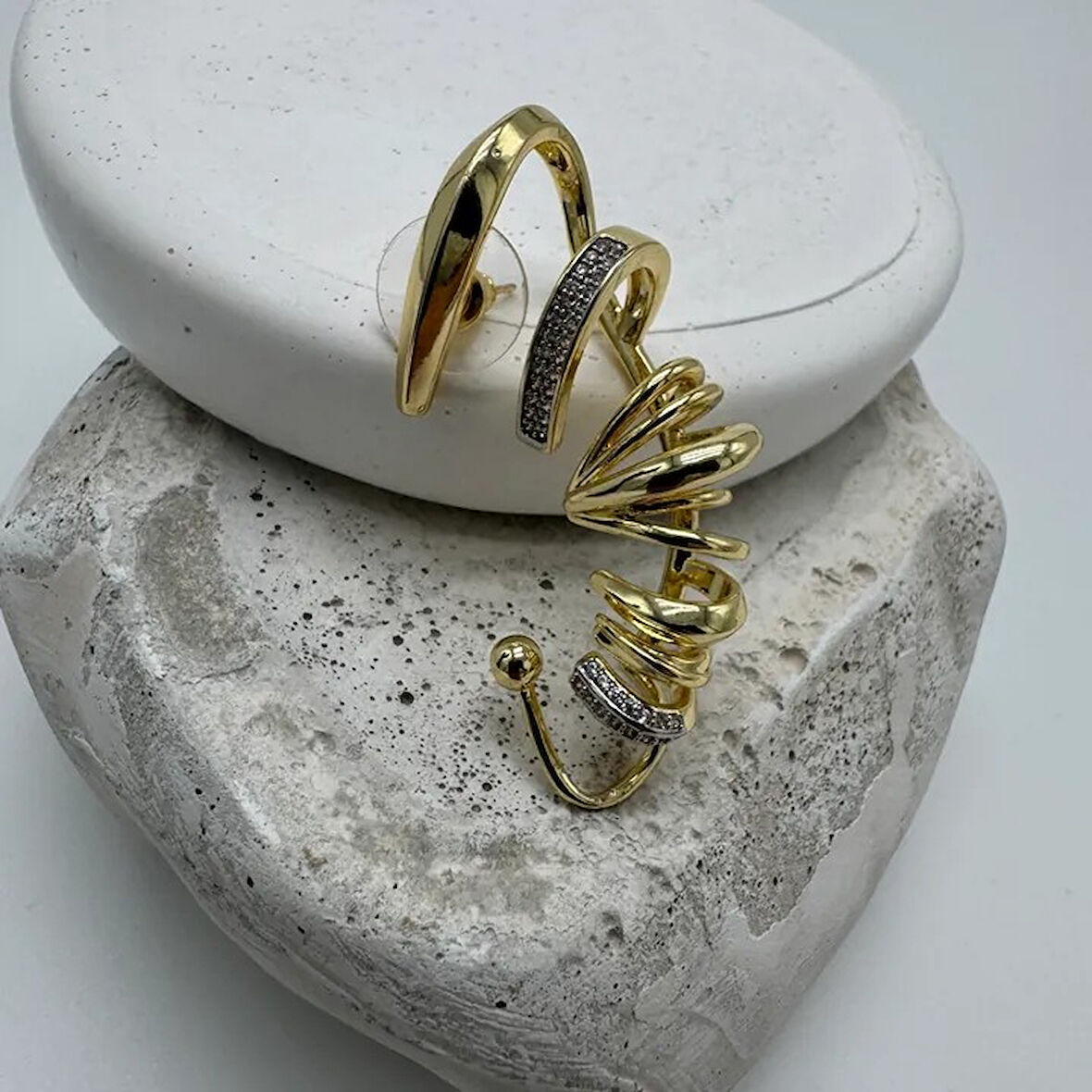 Zirkon Taş Detaylı Kıkırdak Saran Gold Küpe (Tek Kulak) - Gold