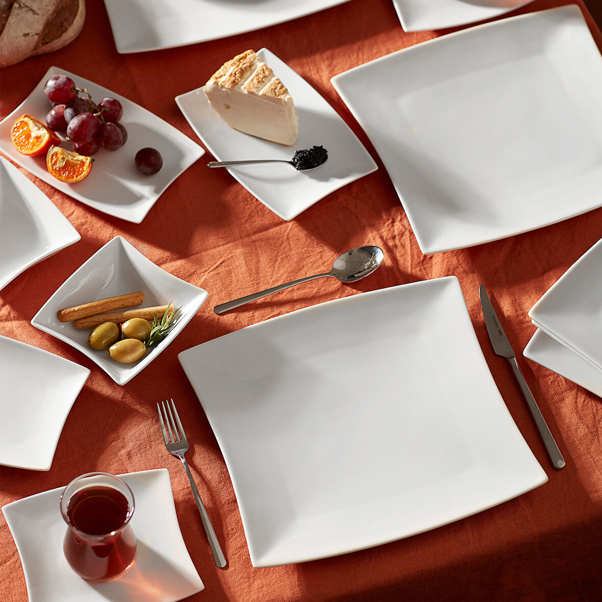 Karaca New Perfect White Porselen 26 Parça 6 Kişilik Kare Kahvaltı/servis Takımı