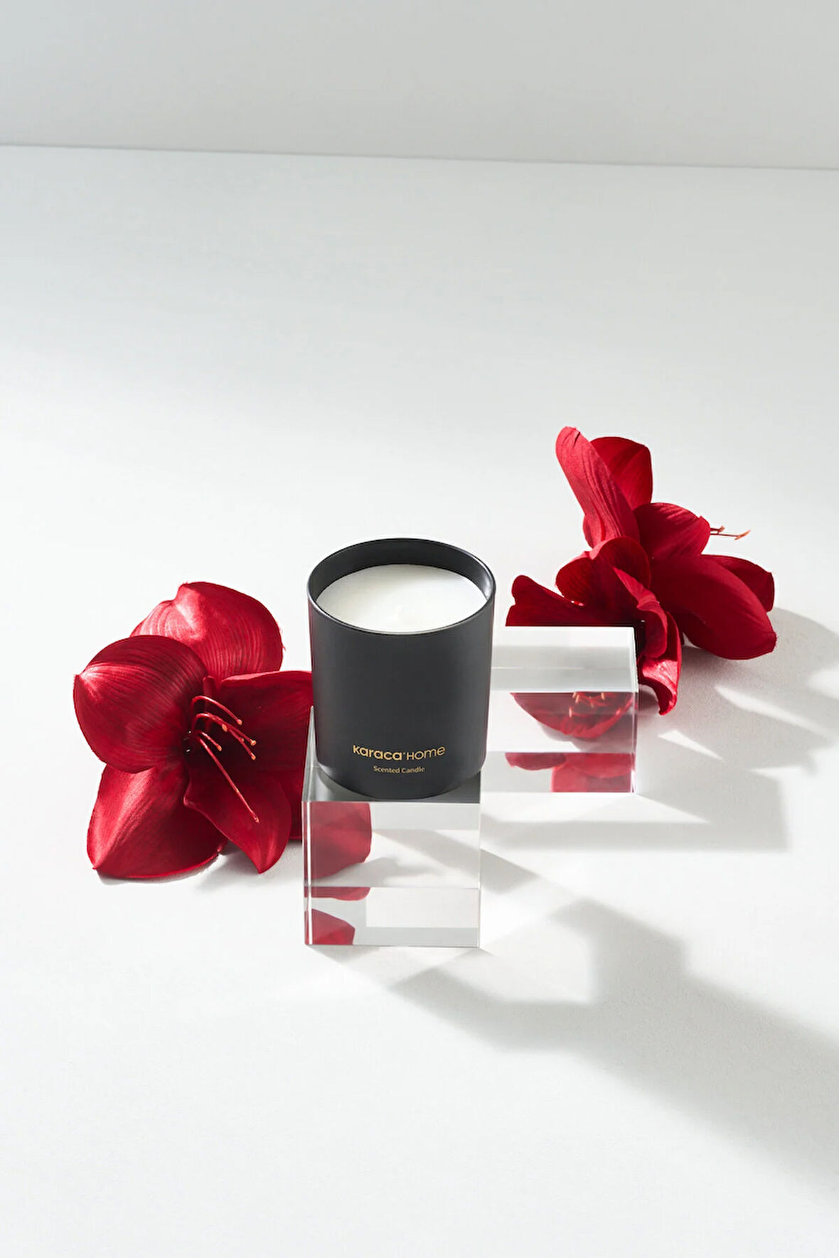 Karaca Home Amber Çiçeği Kokulu Mum 8 x 9.5cm