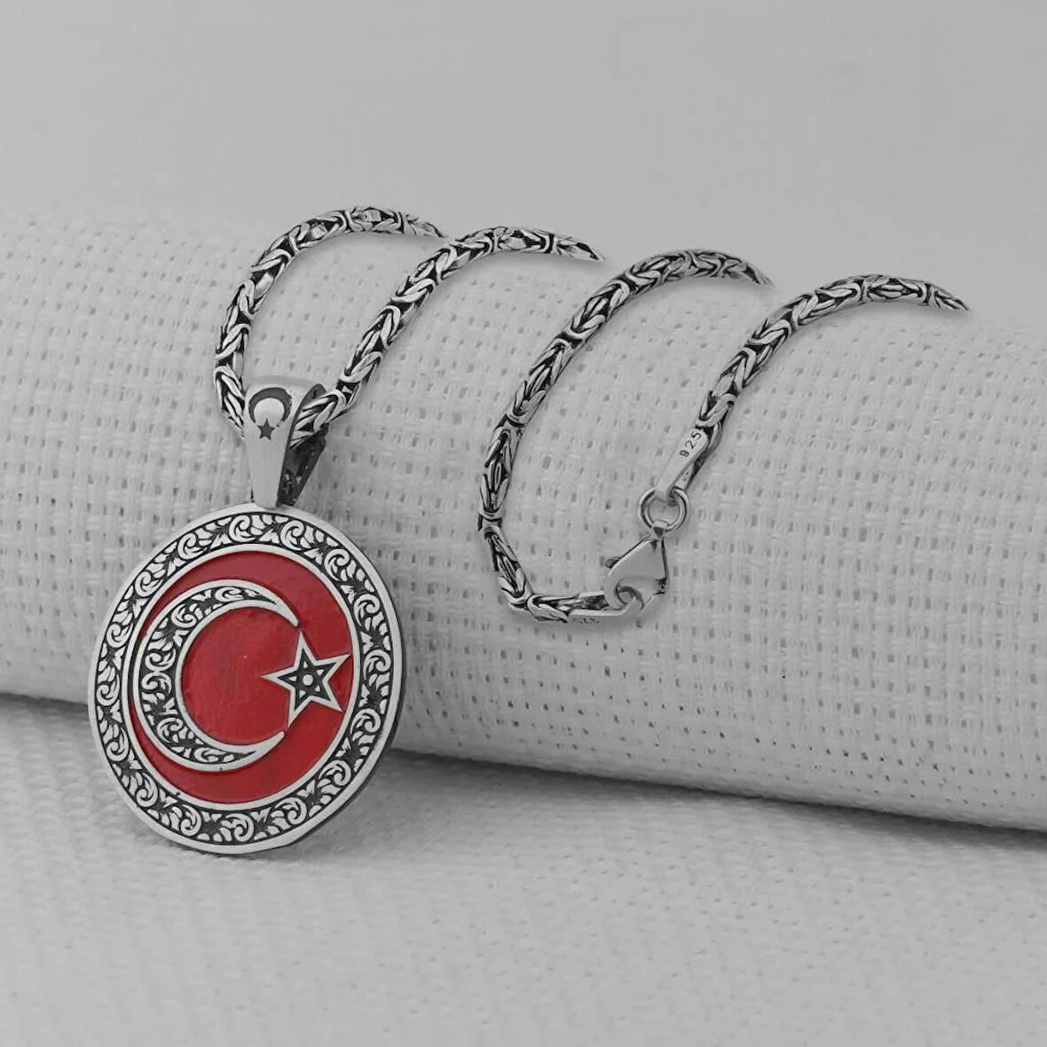 Gravur İşlemeli Büyük Boy Ay Yıldız 925 Ayar Gümüş Erkek Kolye