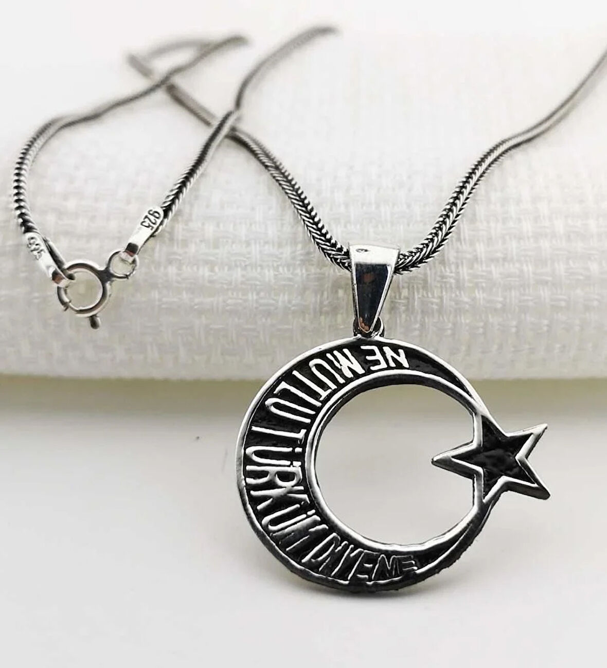 Ne Mutlu Türküm Diyene Yazılı 925 Ayar Gümüş Erkek Kolye