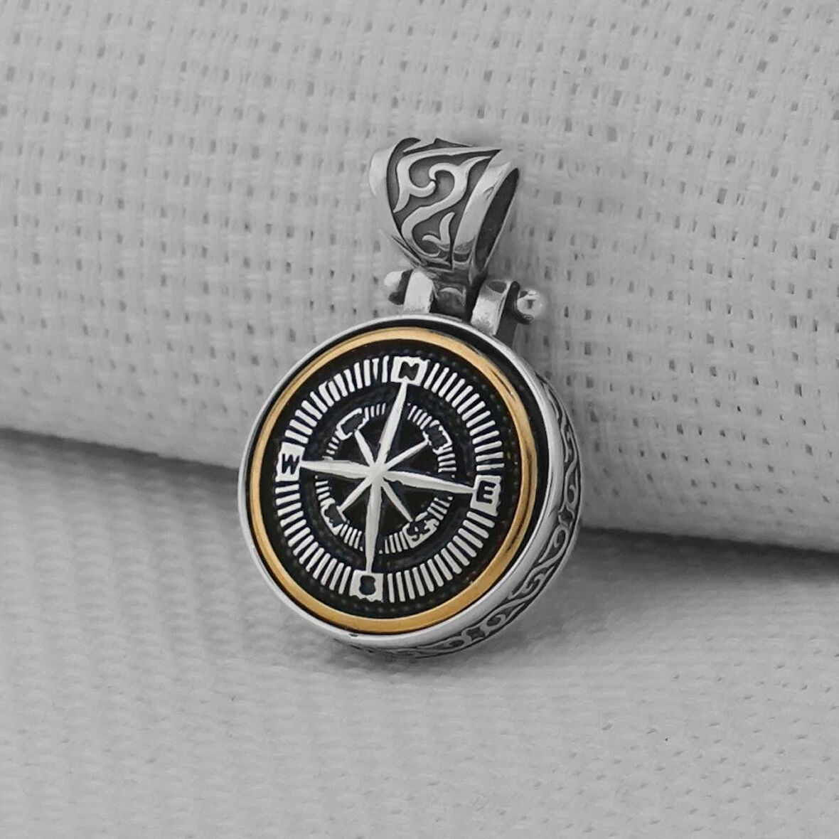 Pusula Tasarımlı Ortası Dönen 925 Ayar Gümüş Erkek Kolyesi Ucu