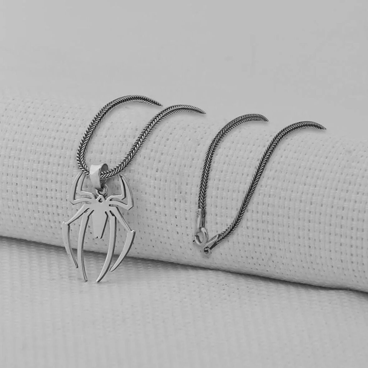 Örümcek Tasarımlı 925 Ayar Gümüş Erkek Kolye