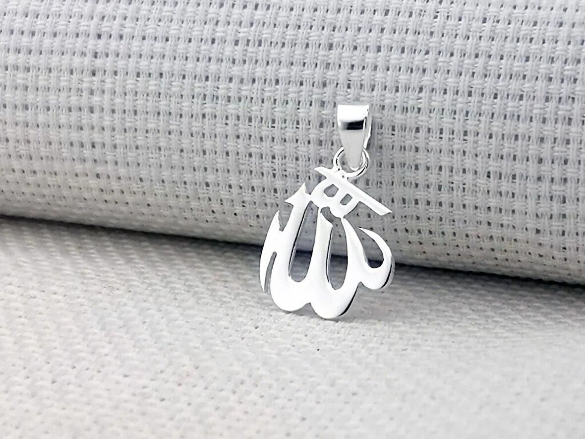 Allah Yazılı Küçük Boy Parlak 925Ayar Gümüş Erkek Kolye Ucu
