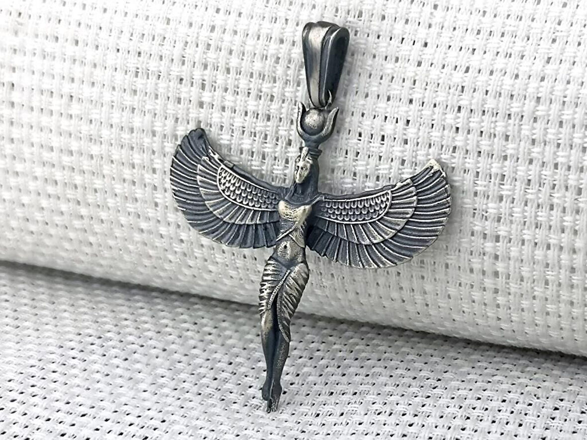 Antik Mısır tanrıcası İsis Figürlü Üç Boyutlu 925 Ayar Gümüş Erkek Kolye Ucu