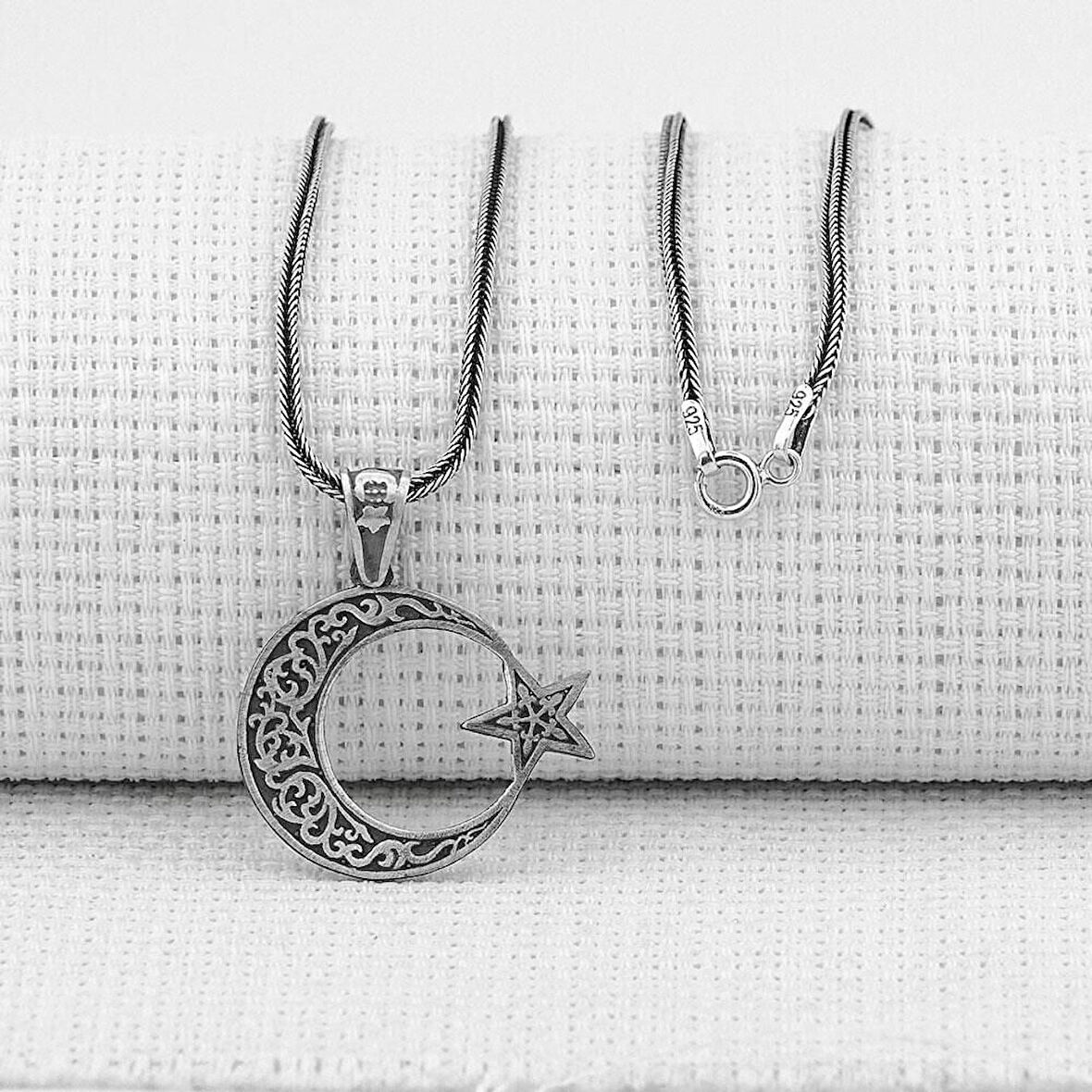 Ay Yıldız Tasarımlı  925 Ayar Gümüş Erkek Kolye