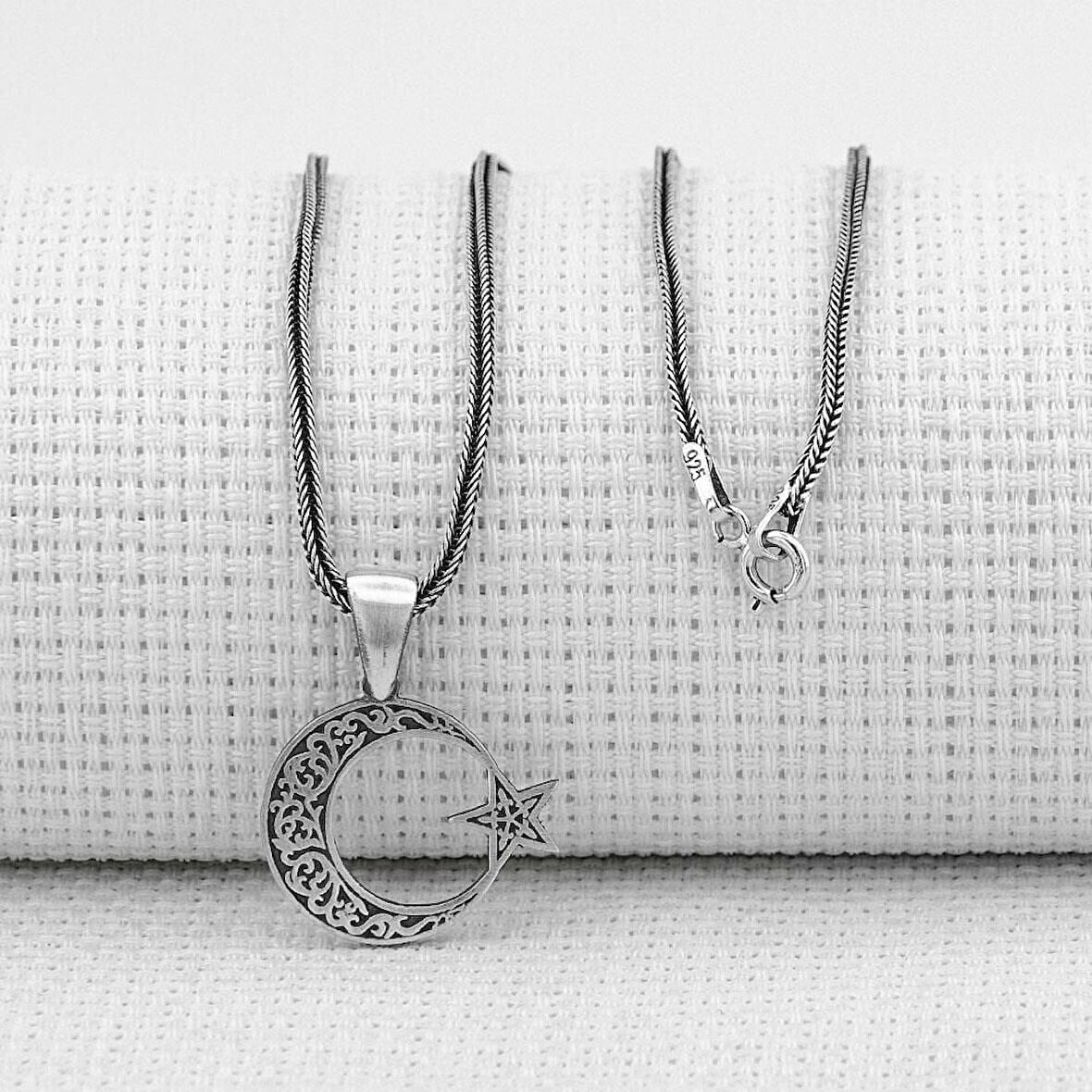 Ay Yıldız Tasarımlı  925 Ayar Gümüş Erkek Kolye