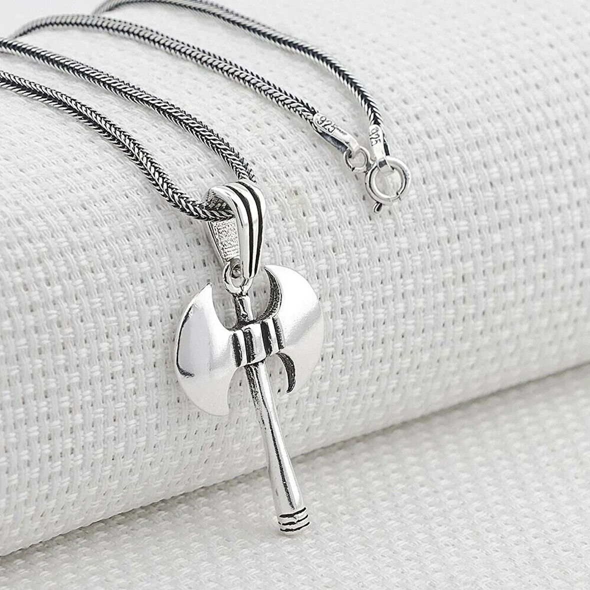 Çift Başlı Balta Tasarımlı 925 Ayar Gümüş Erkek Kolye