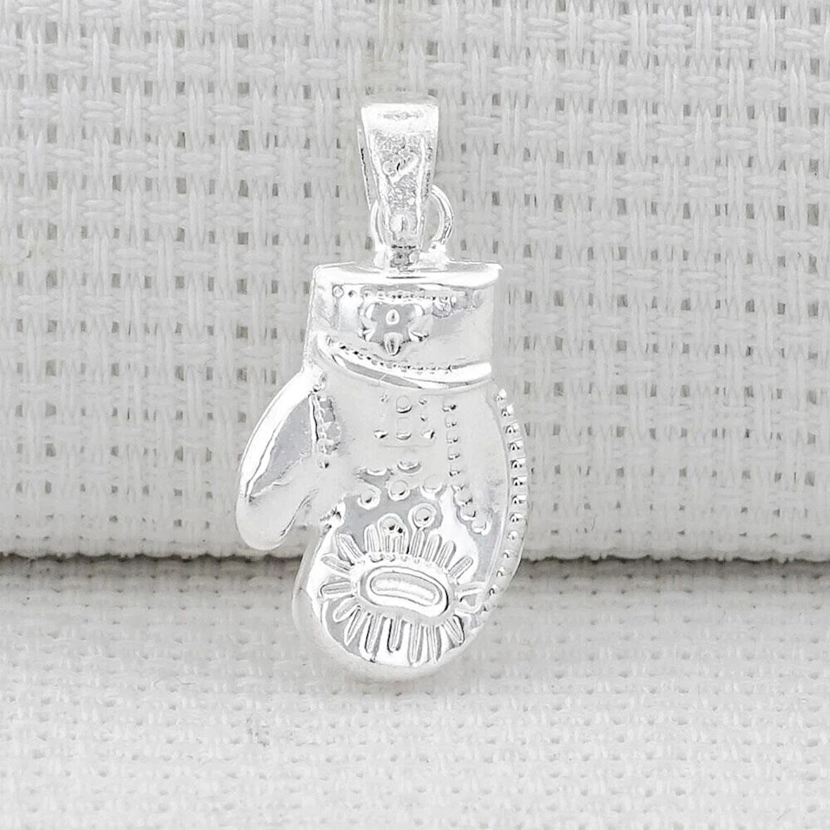 Boks Eldiveni Ucu Küçük 925 Ayar Gümüş Erkek Kolye Ucu