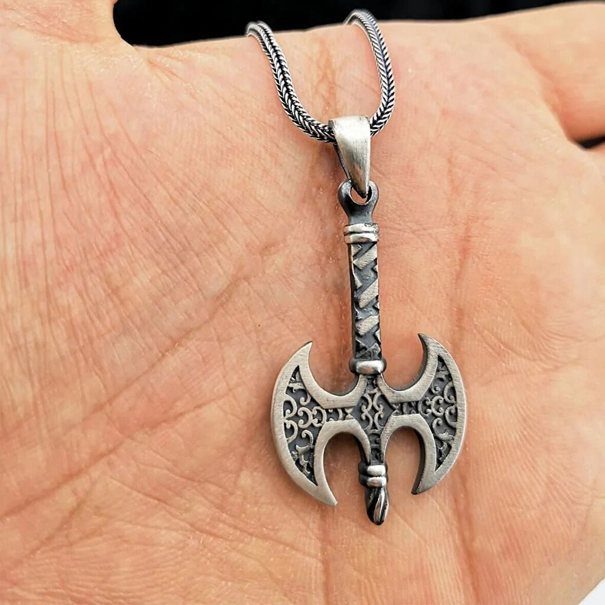 Çift Taraflı Balta Tasarımlı 925 Ayar Gümüş Erkek Kolye