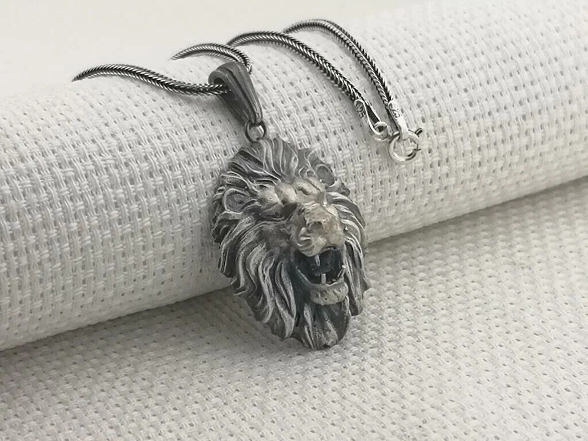 Kükreyen Aslan Üç Boyutlu 925 Ayar Gümüş Erkek Kolye