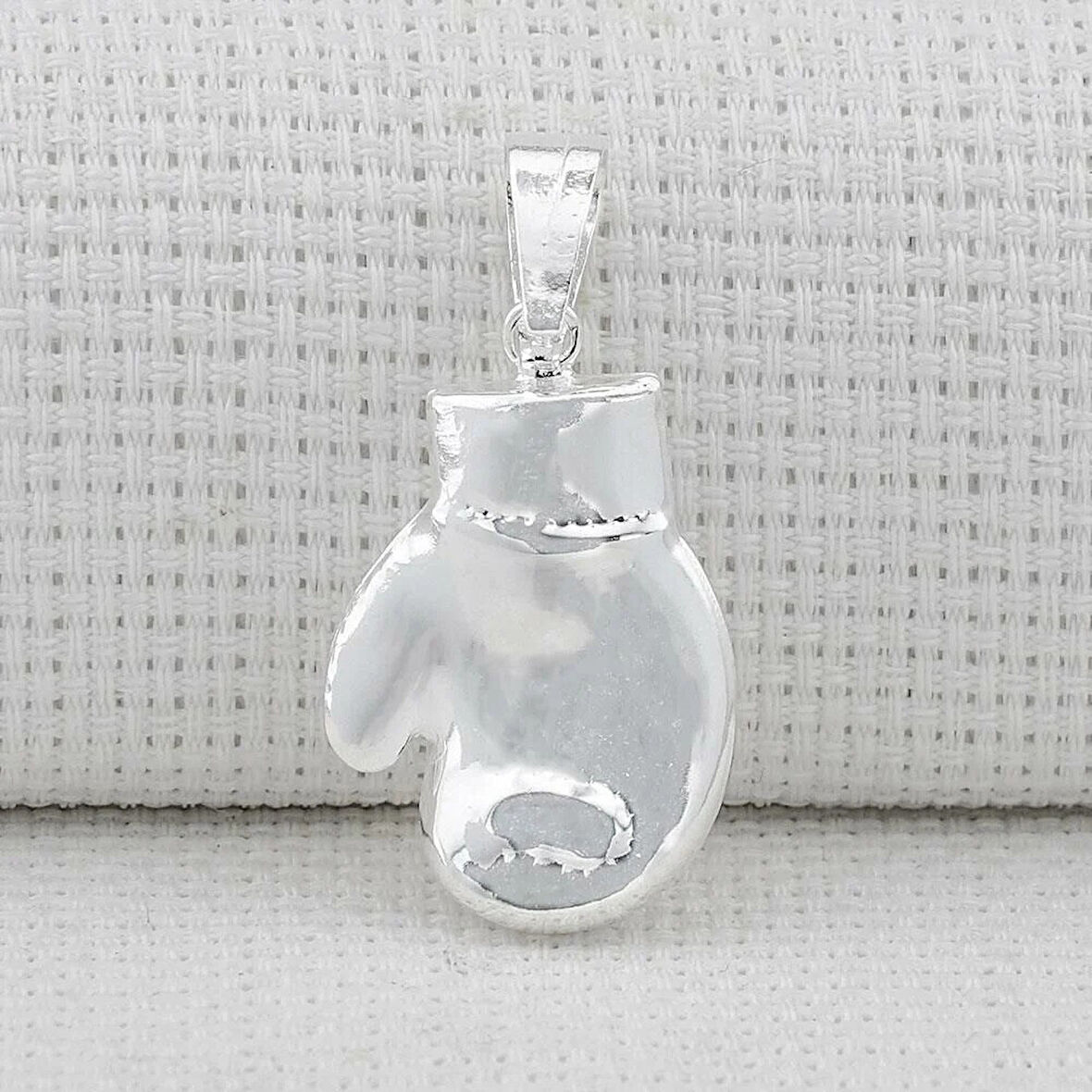 Boks Eldiveni Ucu Küçük 925 Ayar Gümüş Erkek Kolye Ucu