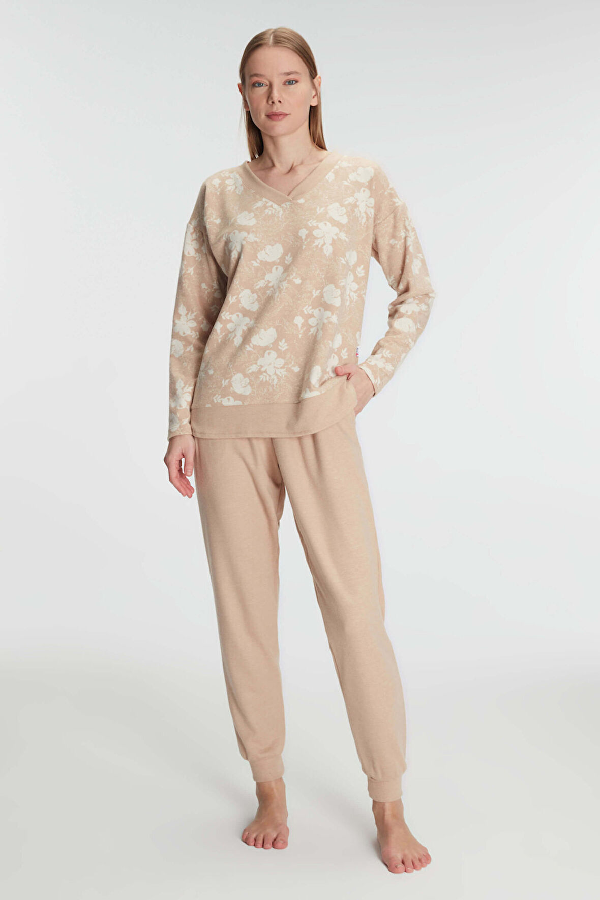 Anıl 11240 Kadın Jakarlı Uzun Kol V Yaka Pijama Takımı MAN11240