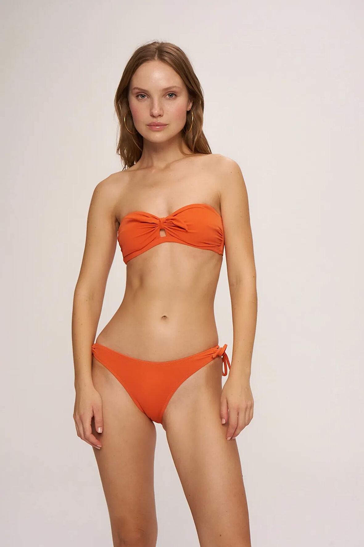 Clara Fiyonklu Straplez Bikini Üst