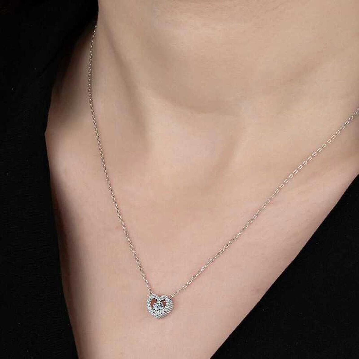 Swarovski Taşlı Gümüş Kalp Kadın Kolye